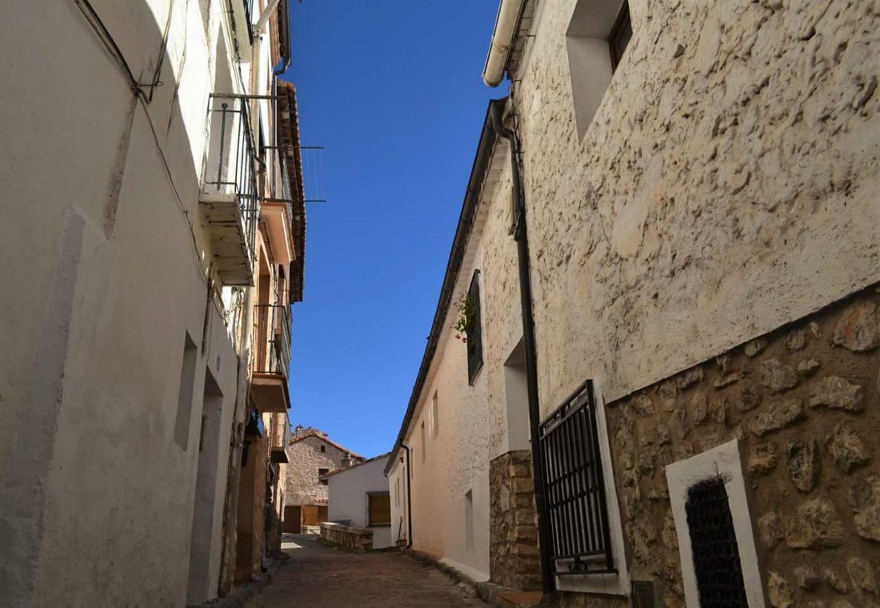 Hostal Restaurante San Millan Orihuela del Tremedal Exteriör bild