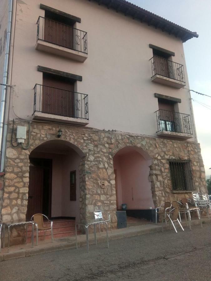 Hostal Restaurante San Millan Orihuela del Tremedal Exteriör bild