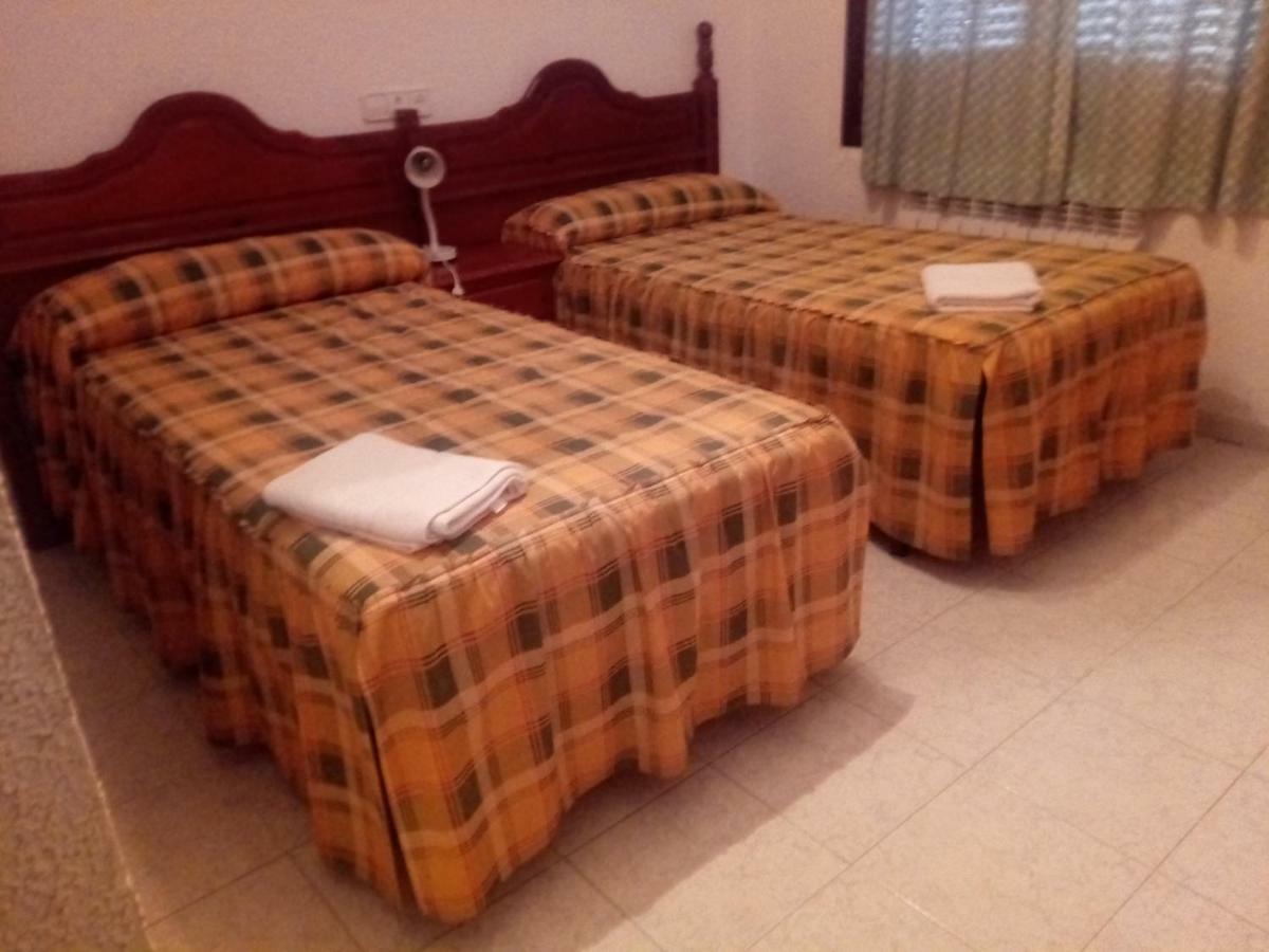 Hostal Restaurante San Millan Orihuela del Tremedal Exteriör bild