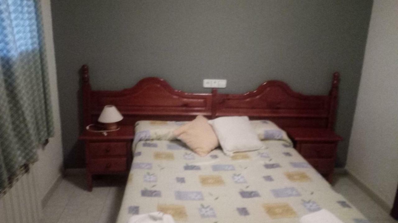 Hostal Restaurante San Millan Orihuela del Tremedal Exteriör bild