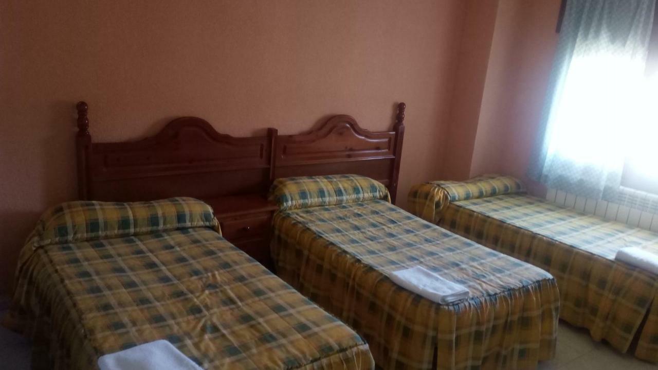 Hostal Restaurante San Millan Orihuela del Tremedal Exteriör bild